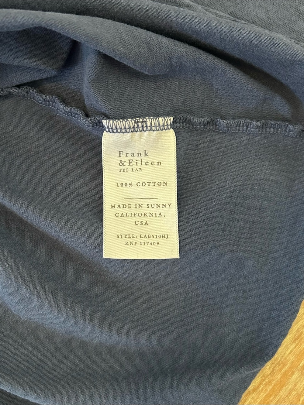 Frank & Eileen Navy PATRICK
Popover Henley | Small - Picture 4 of 5